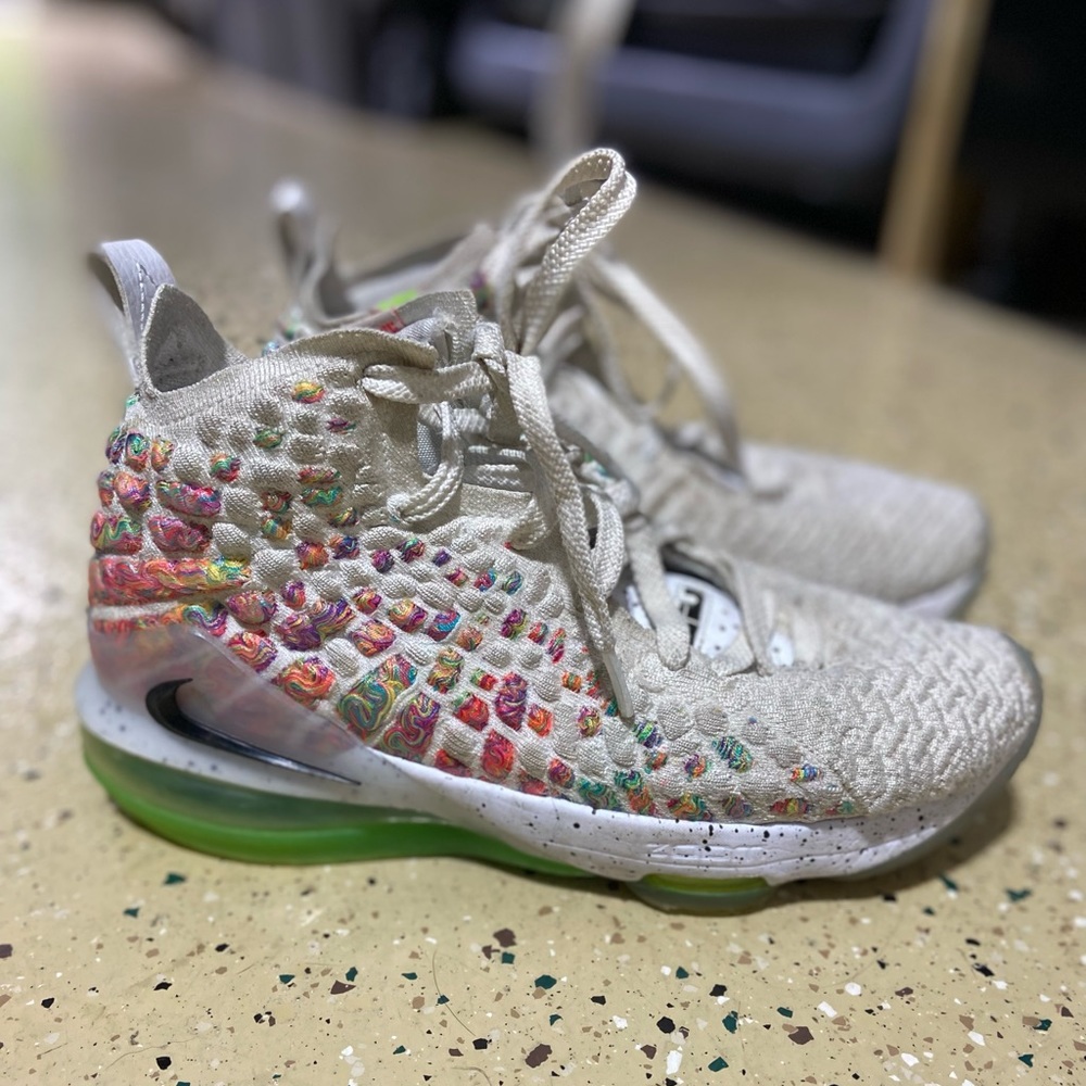Nike Lebron 17